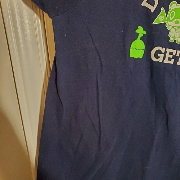 𝅺ANIMAL Crossing Tee Shirt - Picture 4 of 6